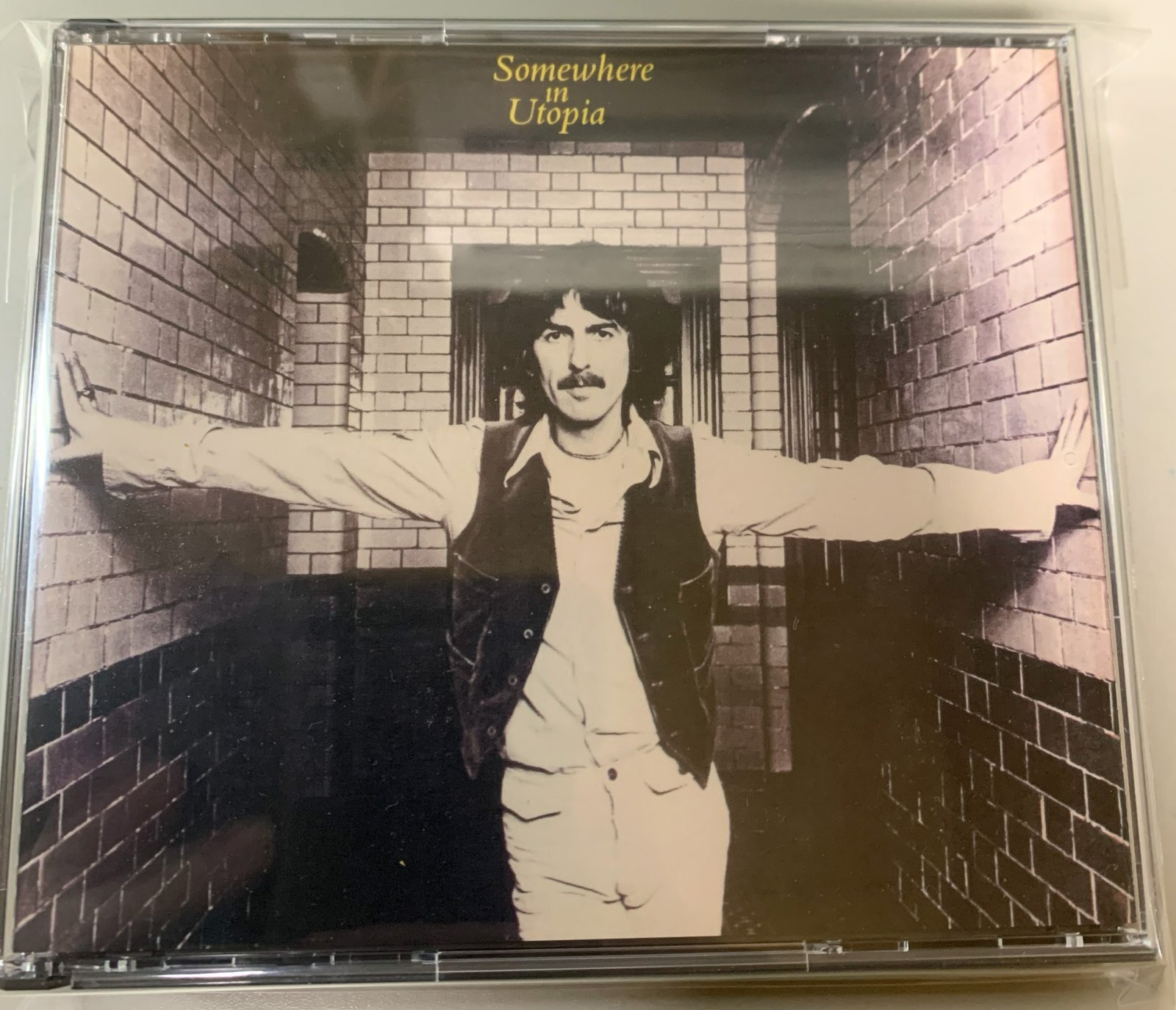 SOMEWHERE  IN UTOPIA 2CD